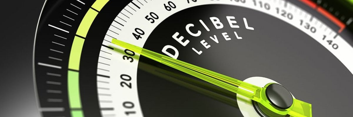Hoeveel decibel mag een auto maken